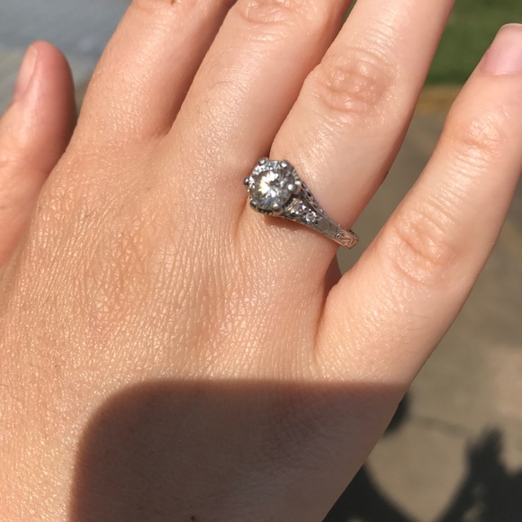 STUNNING 0.95 ct vintage engagement ring! 💍 - Picture 4 of 8